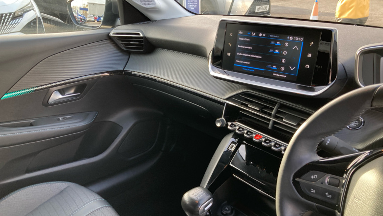 Peugeot 208 1.2 PureTech 100 Allure Premium 5dr Petrol Hatchback